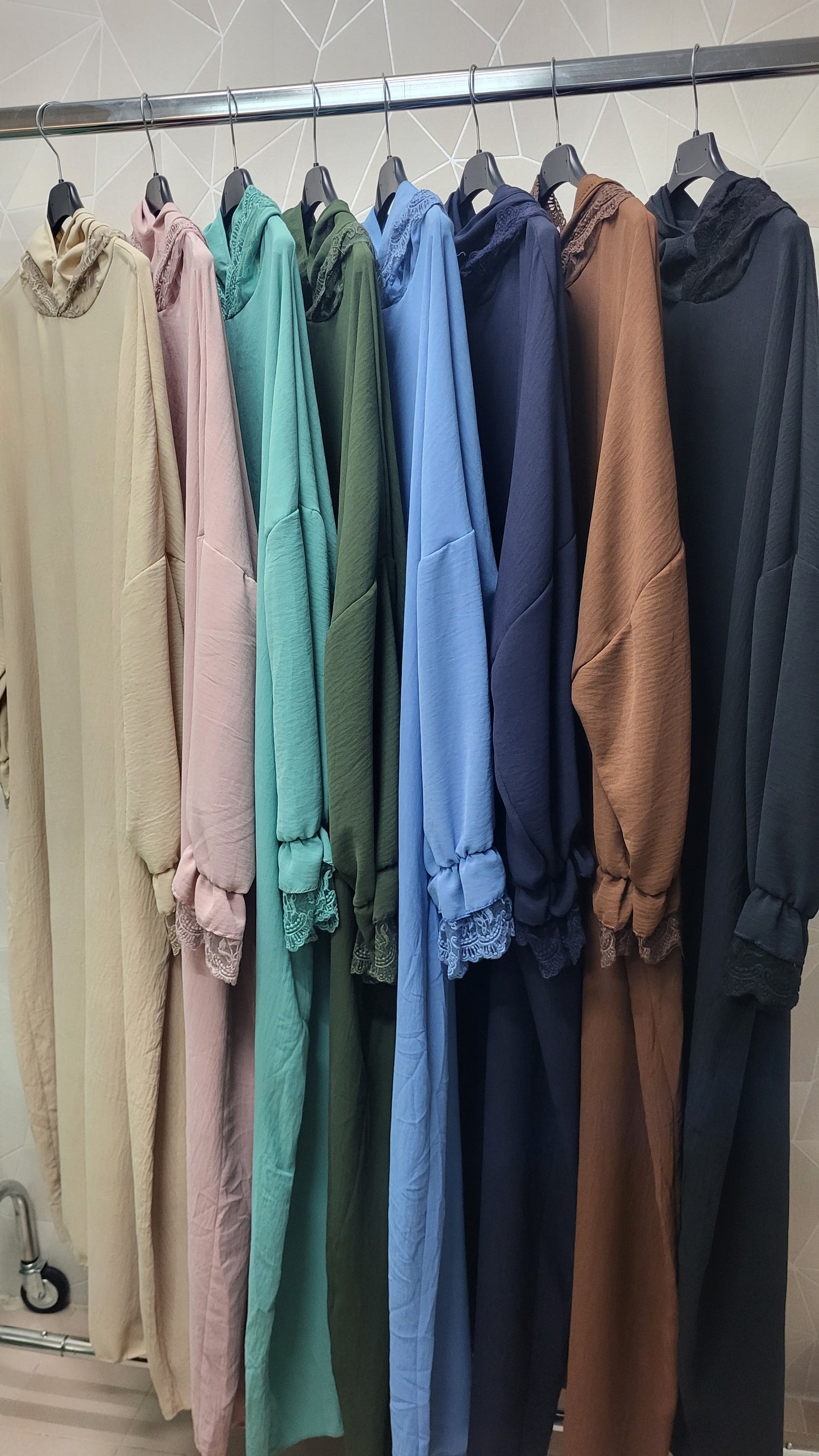 Abaya Amira