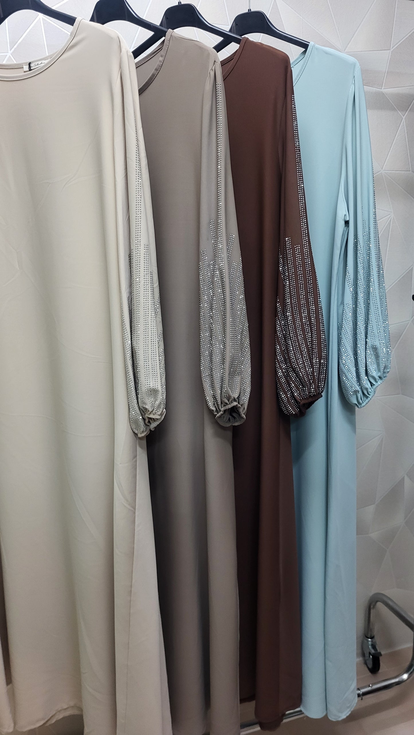 Abaya Dina
